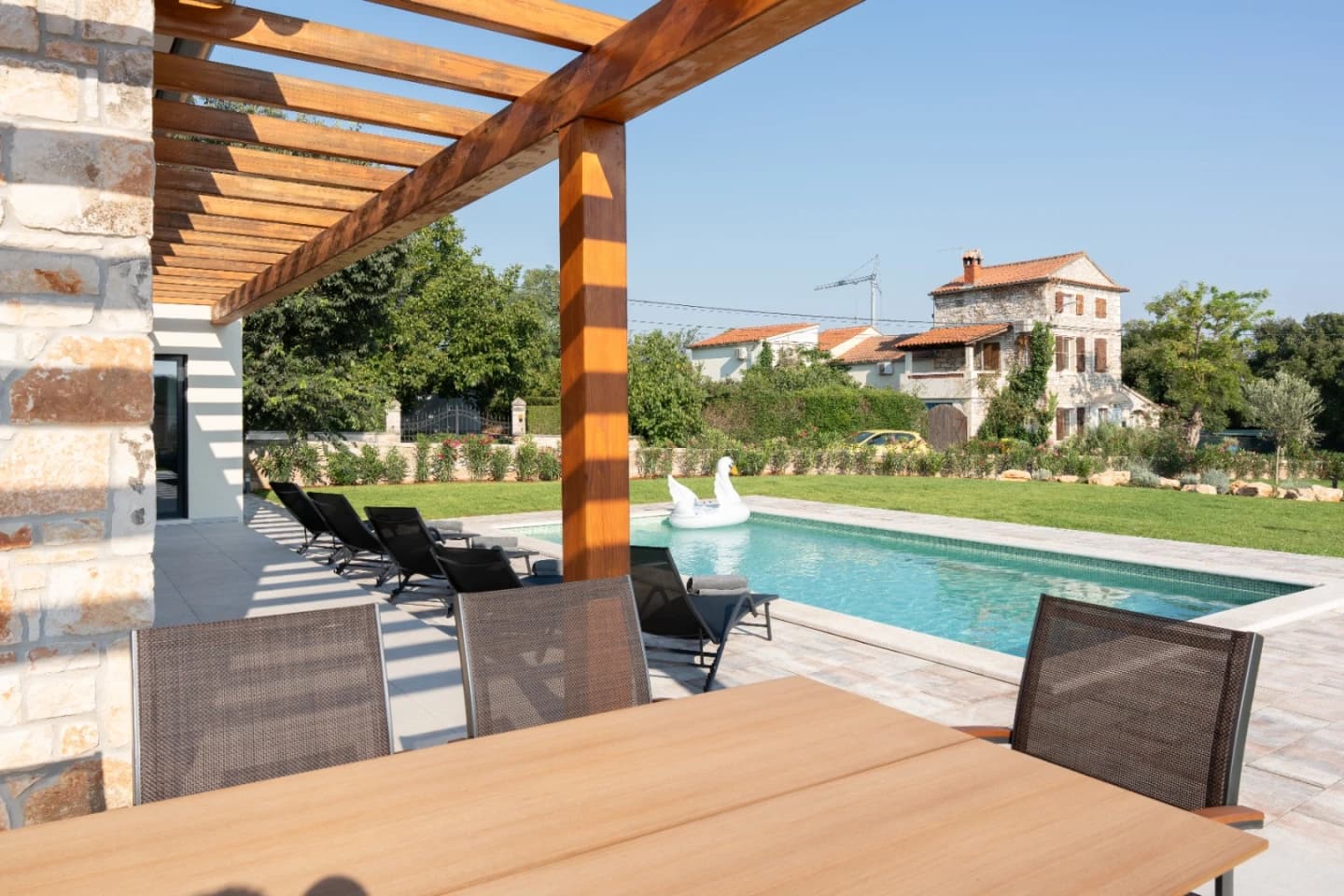 Casa Veduta pool and courtyard in Bale